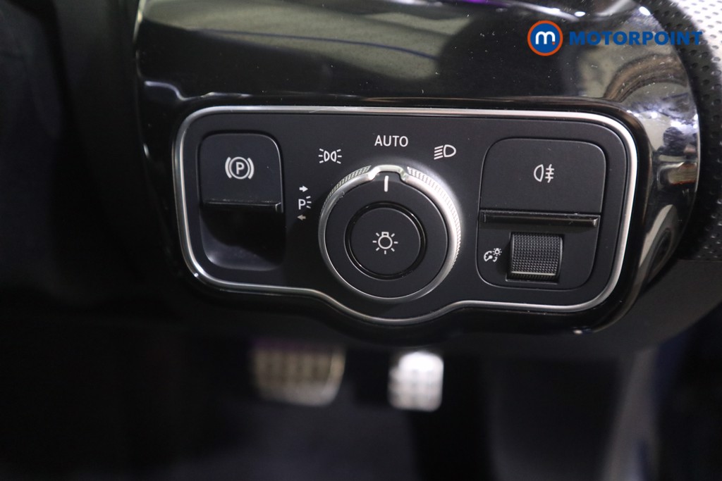Mercedes-Benz A Class Amg Line Executive Edition Automatic Petrol Hatchback - Stock Number (1589096) - 10th supplementary image