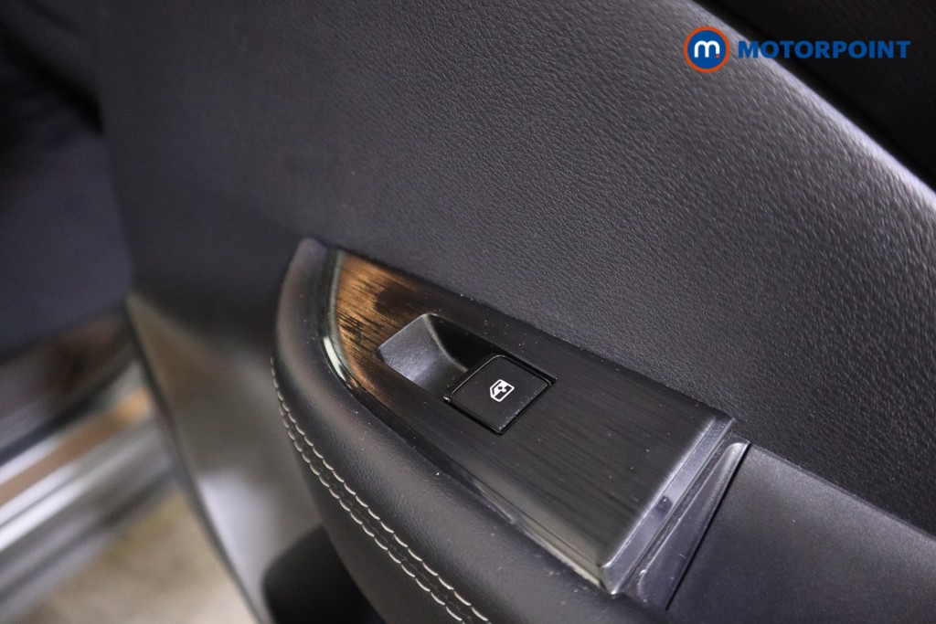 Nissan Qashqai Acenta Premium Manual Petrol SUV - Stock Number (1589734) - 16th supplementary image