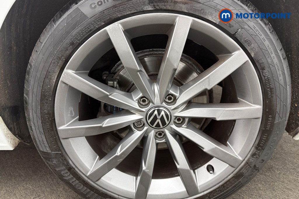 Volkswagen Passat R-Line Manual Diesel Saloon - Stock Number (1590010) - 2nd supplementary image