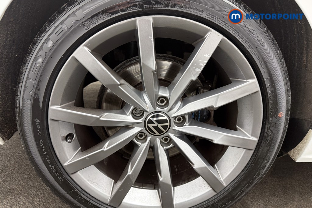 Volkswagen Passat R-Line Manual Diesel Saloon - Stock Number (1590010) - 3rd supplementary image