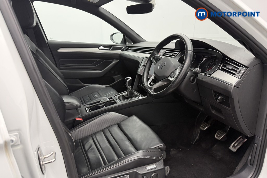 Volkswagen Passat R-Line Manual Diesel Saloon - Stock Number (1590010) - 5th supplementary image