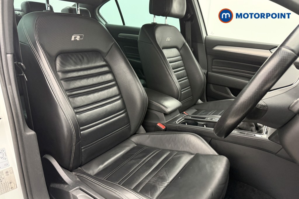 Volkswagen Passat R-Line Manual Diesel Saloon - Stock Number (1590010) - 6th supplementary image