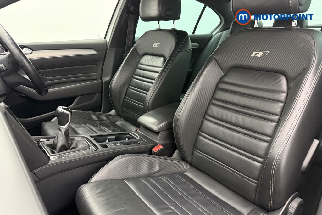 Volkswagen Passat R-Line Manual Diesel Saloon - Stock Number (1590010) - 7th supplementary image