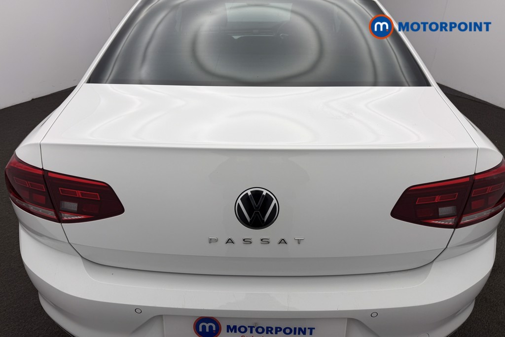 Volkswagen Passat R-Line Manual Diesel Saloon - Stock Number (1590010) - 10th supplementary image