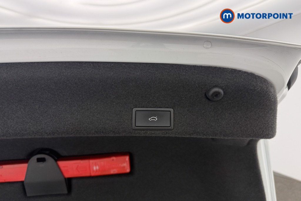 Volkswagen Passat R-Line Manual Diesel Saloon - Stock Number (1590010) - 12th supplementary image