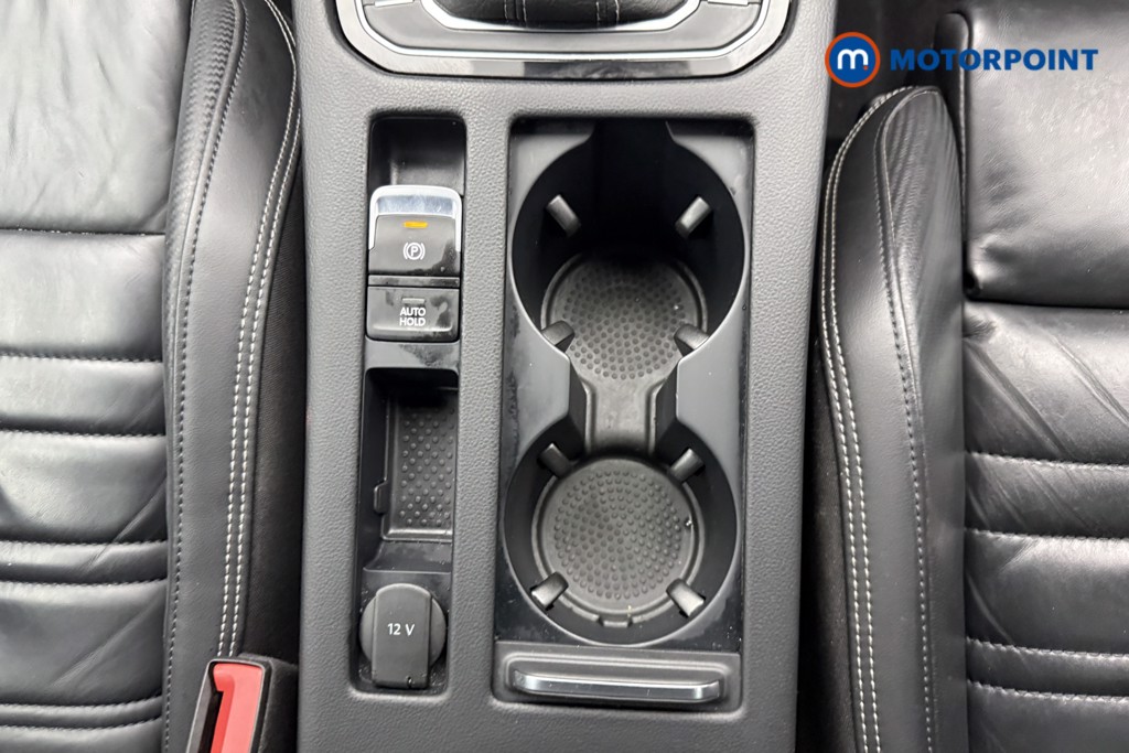 Volkswagen Passat R-Line Manual Diesel Saloon - Stock Number (1590010) - 13th supplementary image