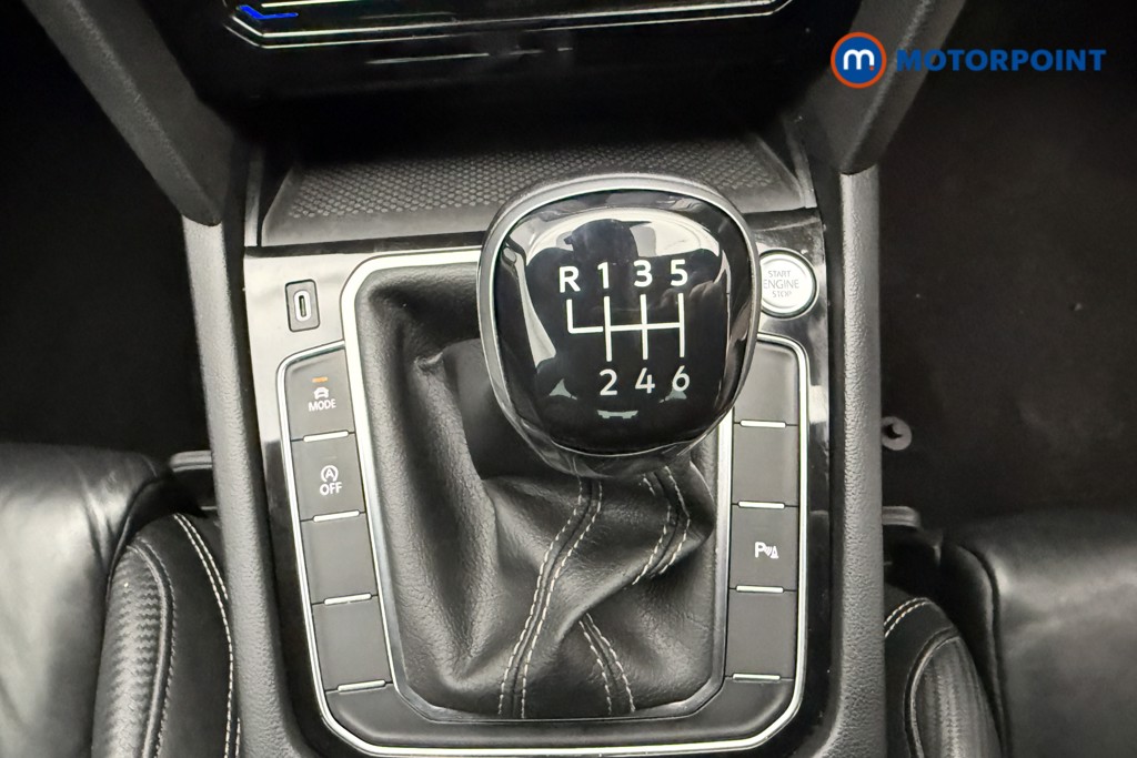 Volkswagen Passat R-Line Manual Diesel Saloon - Stock Number (1590010) - 14th supplementary image