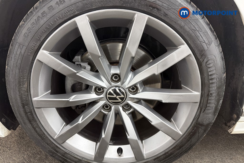 Volkswagen Passat R-Line Manual Diesel Saloon - Stock Number (1590010) - 1st supplementary image