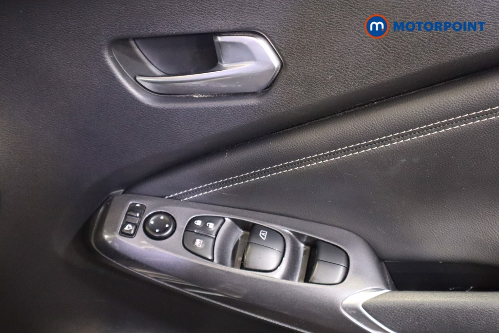 Nissan Juke N-Connecta Manual Petrol SUV - Stock Number (1590092) - 11th supplementary image