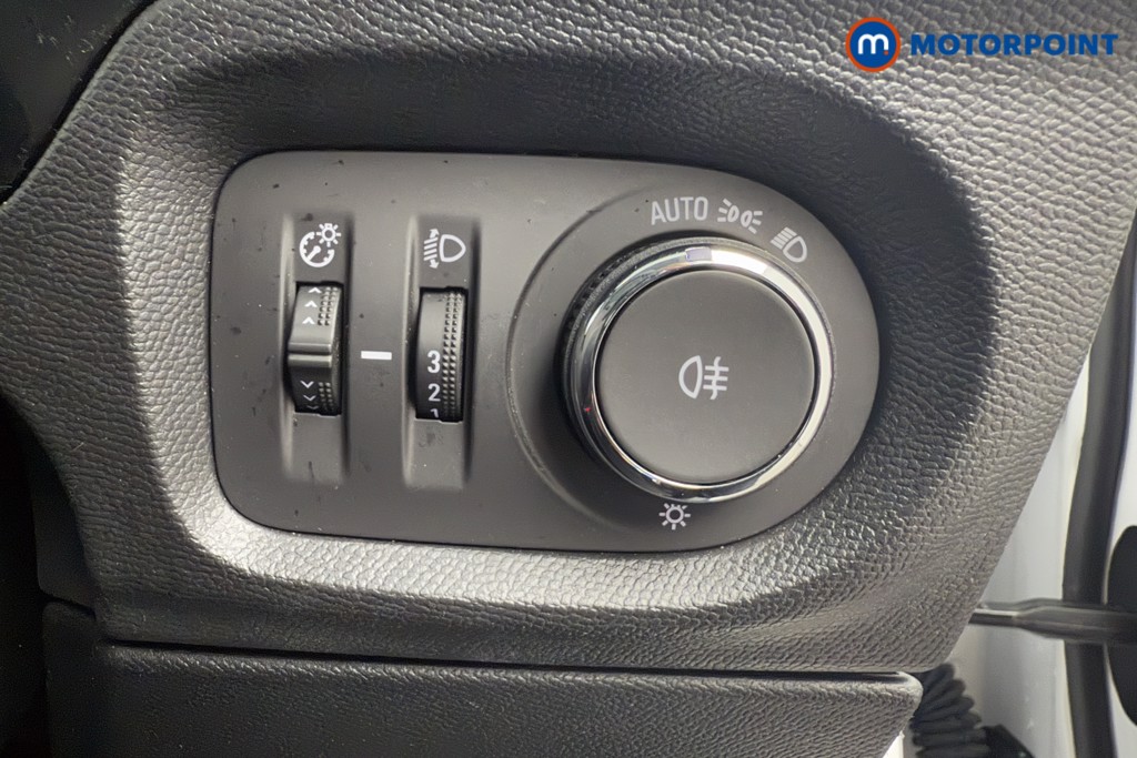 Vauxhall Corsa Design Automatic Petrol Hatchback - Stock Number (1590269) - 14th supplementary image