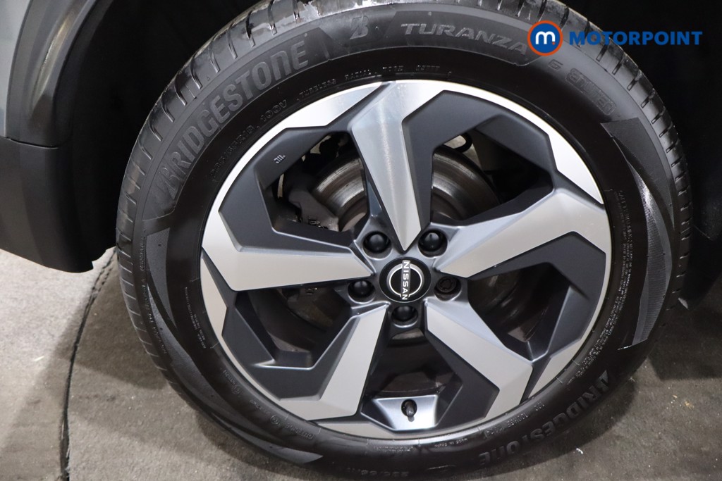 Nissan Qashqai N-Connecta Manual Petrol SUV - Stock Number (1590485) - 9th supplementary image