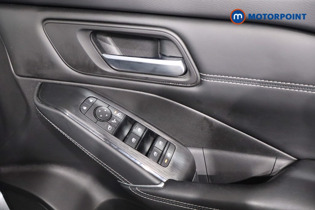 Nissan Qashqai N-Connecta Manual Petrol SUV - Stock Number (1590485) - 21st supplementary image