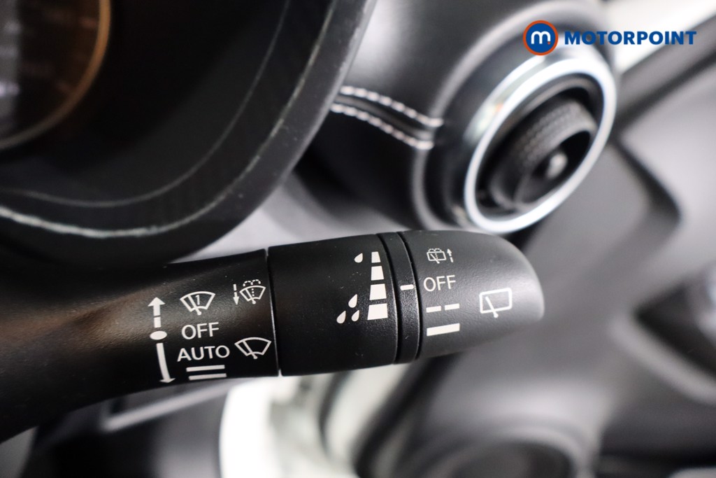 Nissan Juke Tekna Automatic Petrol-Electric Hybrid SUV - Stock Number (1590762) - 18th supplementary image