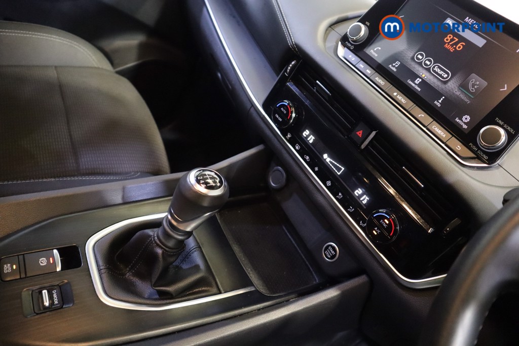 Nissan Qashqai Acenta Premium Manual Petrol SUV - Stock Number (1591306) - 7th supplementary image