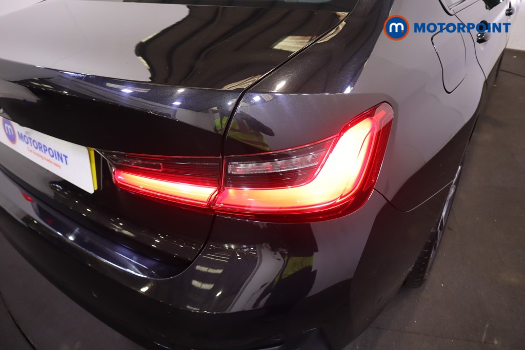 BMW 3 Series Sport Manual Diesel Saloon - Stock Number (1591456) - 27th supplementary image