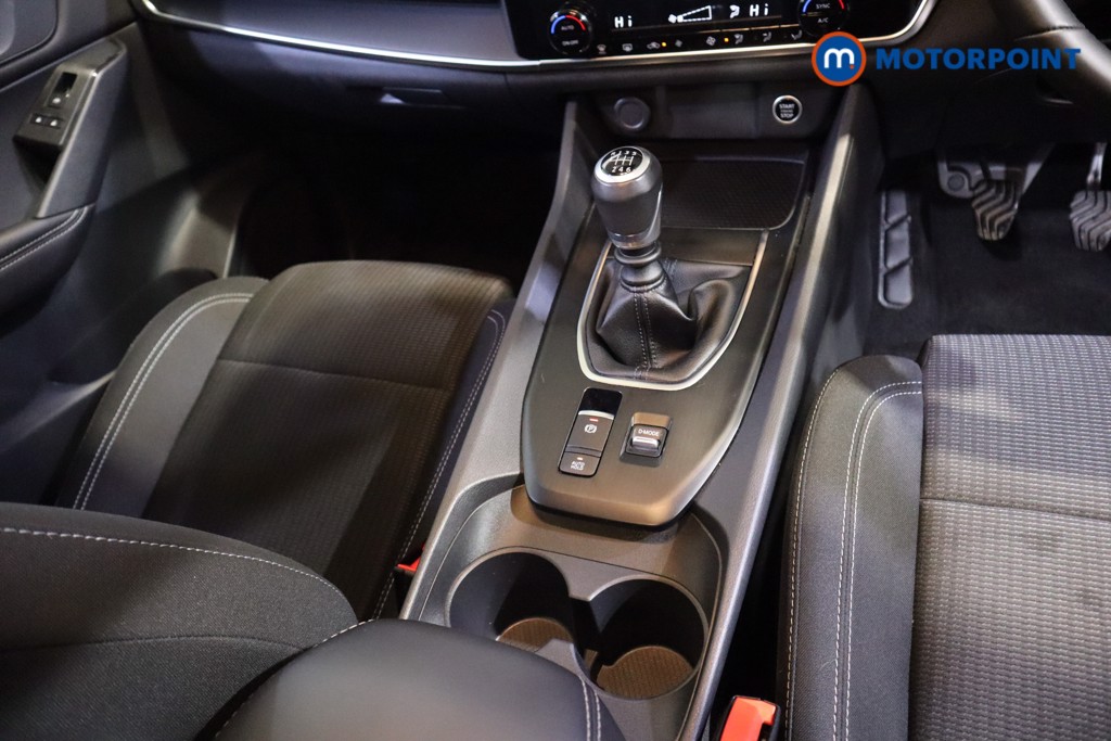 Nissan Qashqai Acenta Premium Manual Petrol SUV - Stock Number (1591509) - 6th supplementary image