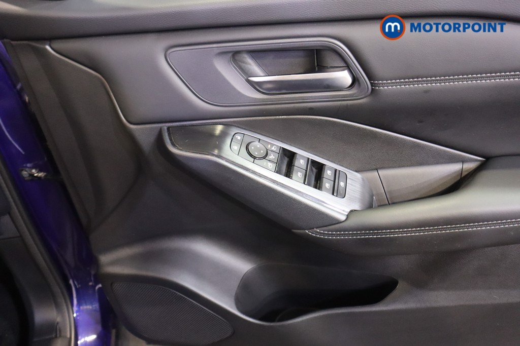 Nissan Qashqai Acenta Premium Manual Petrol SUV - Stock Number (1591509) - 9th supplementary image