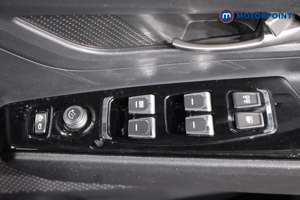 Ssangyong Korando Ventura Manual Petrol SUV - Stock Number (1591789) - 15th supplementary image