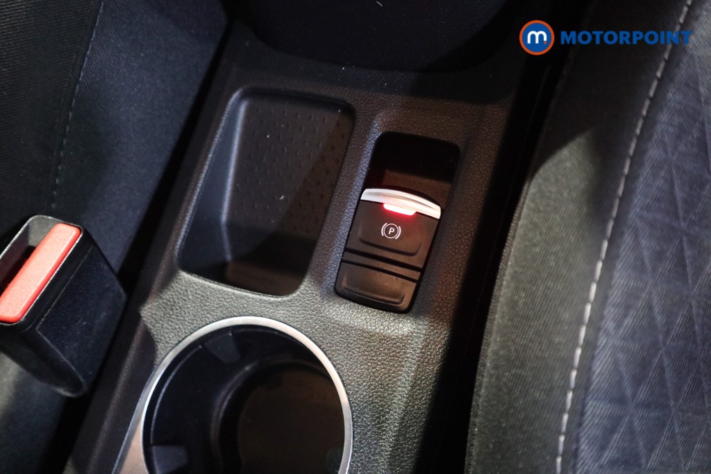 Renault Captur Iconic Manual Petrol SUV - Stock Number (1580296) - 9th supplementary image