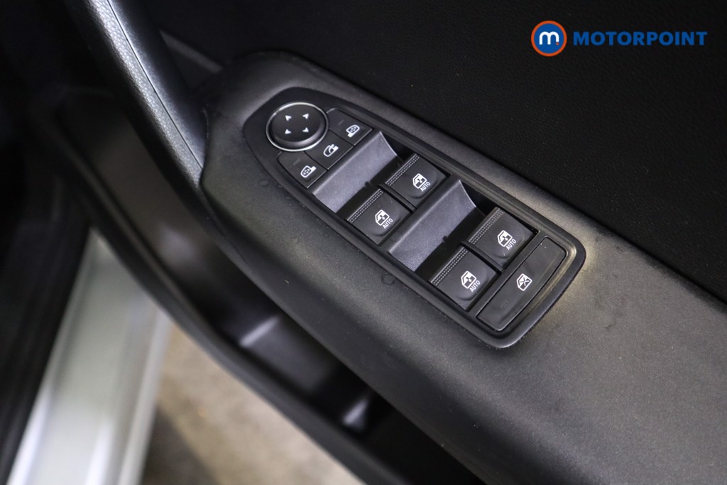 Renault Captur Iconic Manual Petrol SUV - Stock Number (1580296) - 13th supplementary image