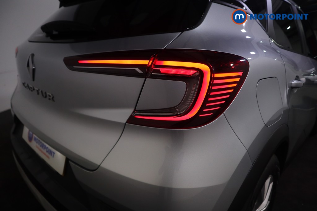 Renault Captur Iconic Manual Petrol SUV - Stock Number (1580296) - 25th supplementary image