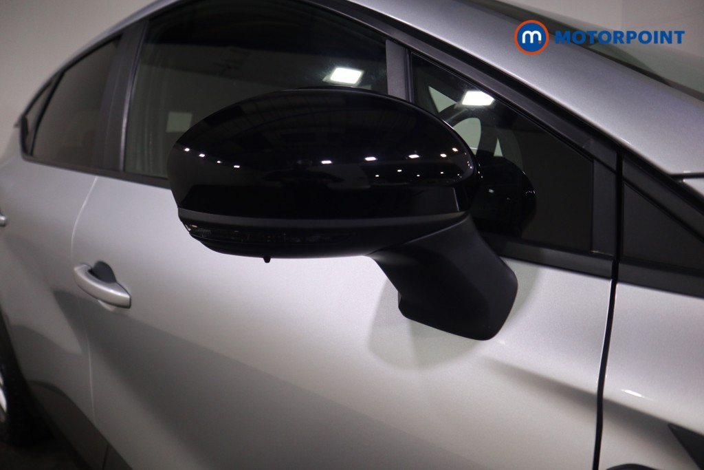 Renault Captur Iconic Manual Petrol SUV - Stock Number (1580296) - 26th supplementary image