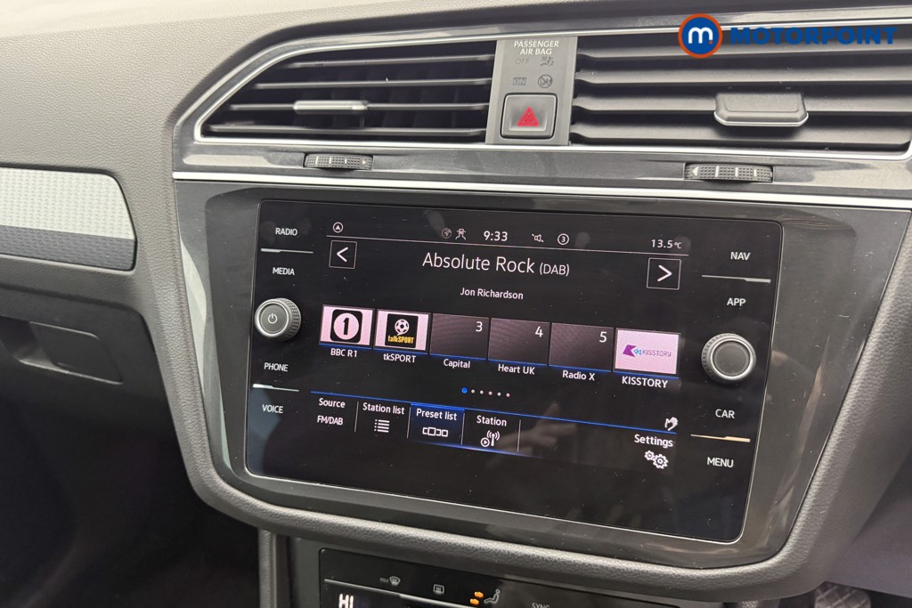 Volkswagen Tiguan Life Manual Petrol SUV - Stock Number (1584555) - 2nd supplementary image