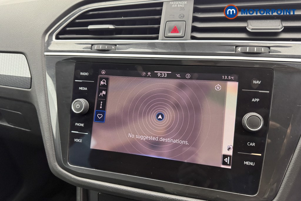 Volkswagen Tiguan Life Manual Petrol SUV - Stock Number (1584555) - 4th supplementary image