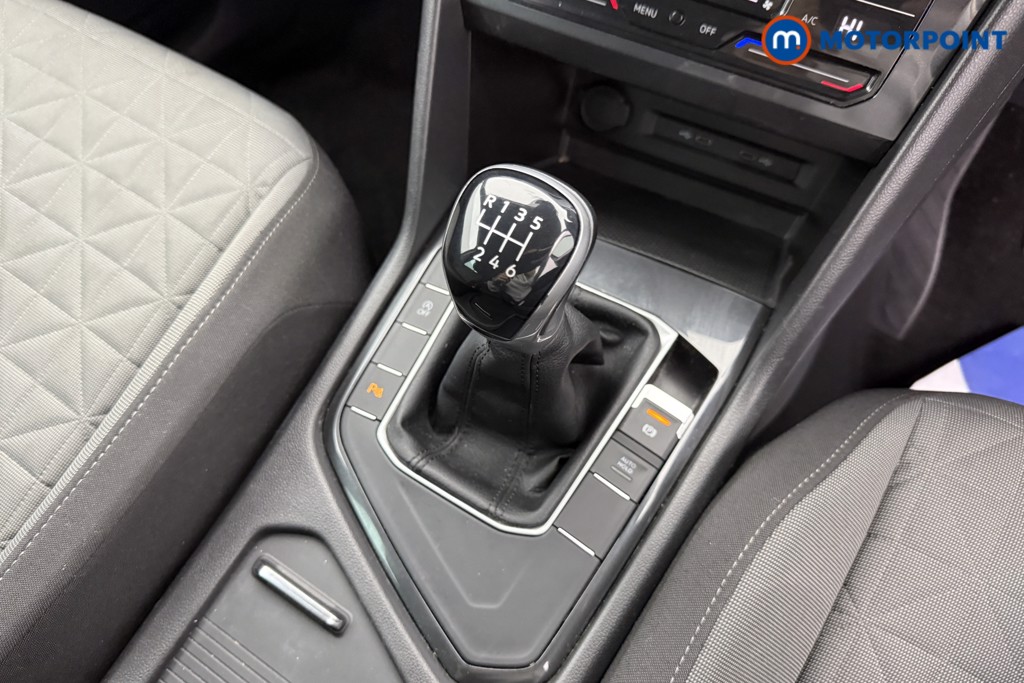 Volkswagen Tiguan Life Manual Petrol SUV - Stock Number (1584555) - 6th supplementary image
