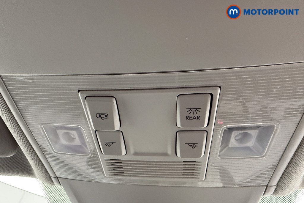 Volkswagen Tiguan Life Manual Petrol SUV - Stock Number (1584555) - 14th supplementary image