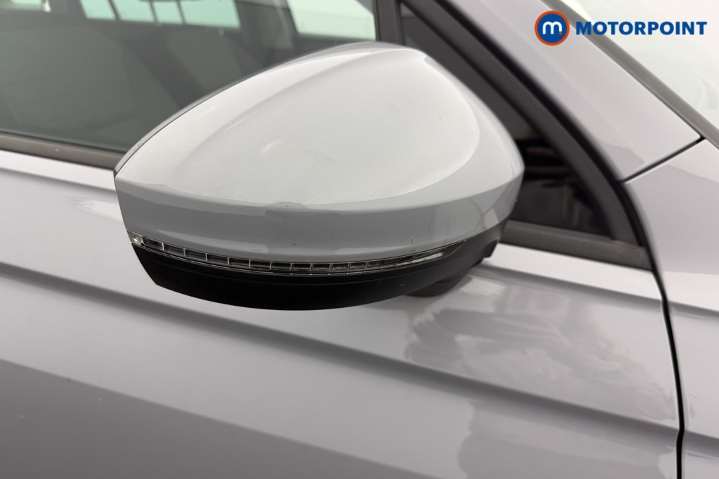 Volkswagen Tiguan Life Manual Petrol SUV - Stock Number (1584555) - 21st supplementary image