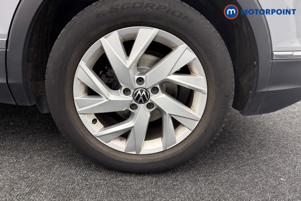 Volkswagen Tiguan Life Manual Petrol SUV - Stock Number (1584555) - 32nd supplementary image