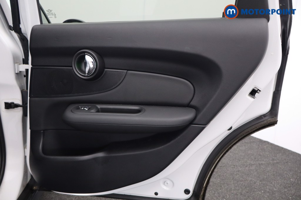 Mini Clubman Cooper Classic Automatic Petrol Estate - Stock Number (1584714) - 17th supplementary image