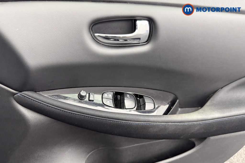 Nissan Leaf N-Connecta Automatic Electric Hatchback - Stock Number (1586948) - 16th supplementary image