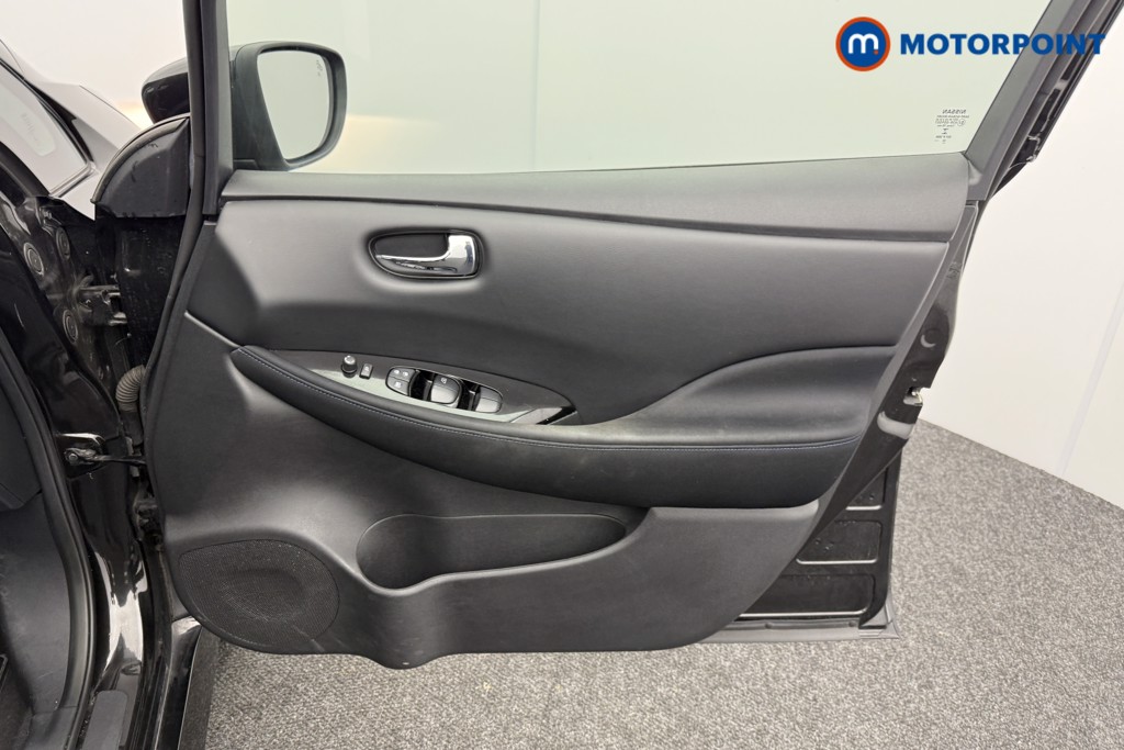 Nissan Leaf N-Connecta Automatic Electric Hatchback - Stock Number (1586948) - 17th supplementary image