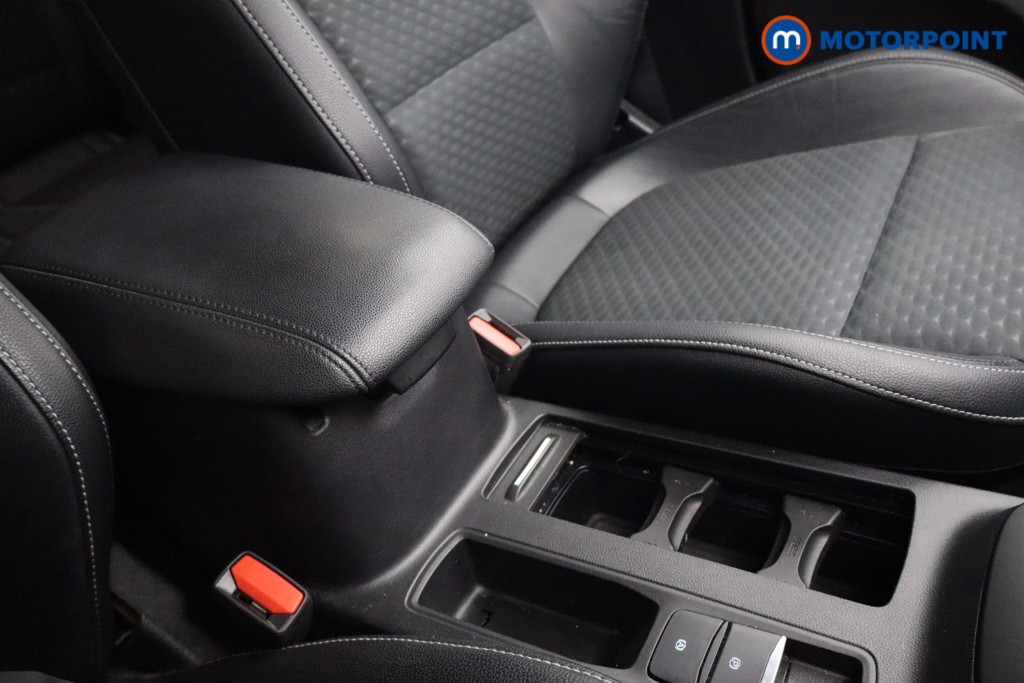 Ford Focus Titanium X Manual Petrol Hatchback - Stock Number (1587402) - 8th supplementary image