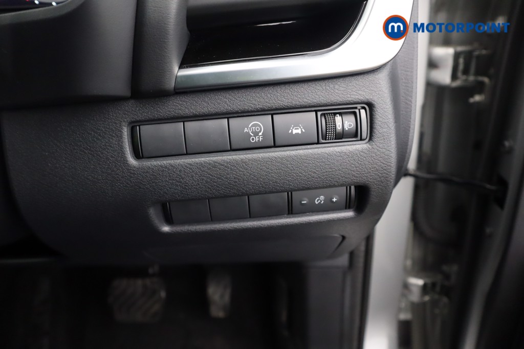 Nissan Qashqai N-Connecta Automatic Petrol SUV - Stock Number (1587656) - 6th supplementary image