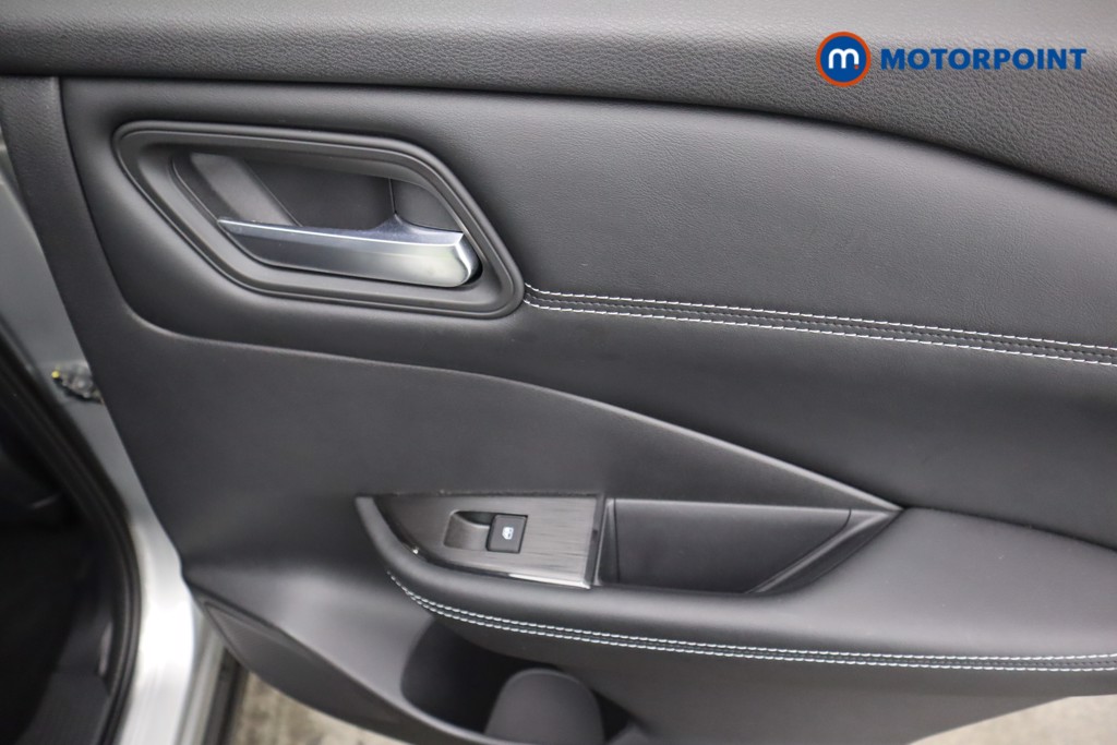 Nissan Qashqai N-Connecta Automatic Petrol SUV - Stock Number (1587656) - 15th supplementary image