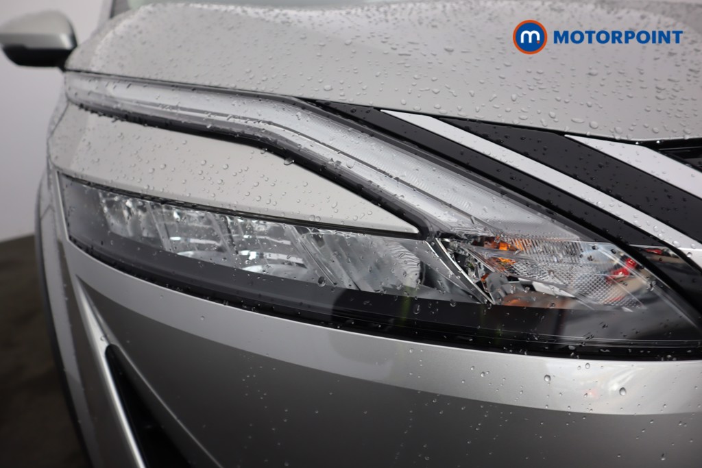 Nissan Qashqai N-Connecta Automatic Petrol SUV - Stock Number (1587656) - 1st supplementary image