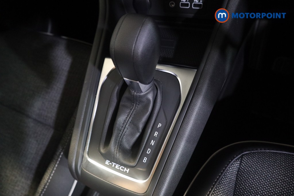 Renault Captur Techno Automatic Petrol Plug-In Hybrid SUV - Stock Number (1587698) - 10th supplementary image