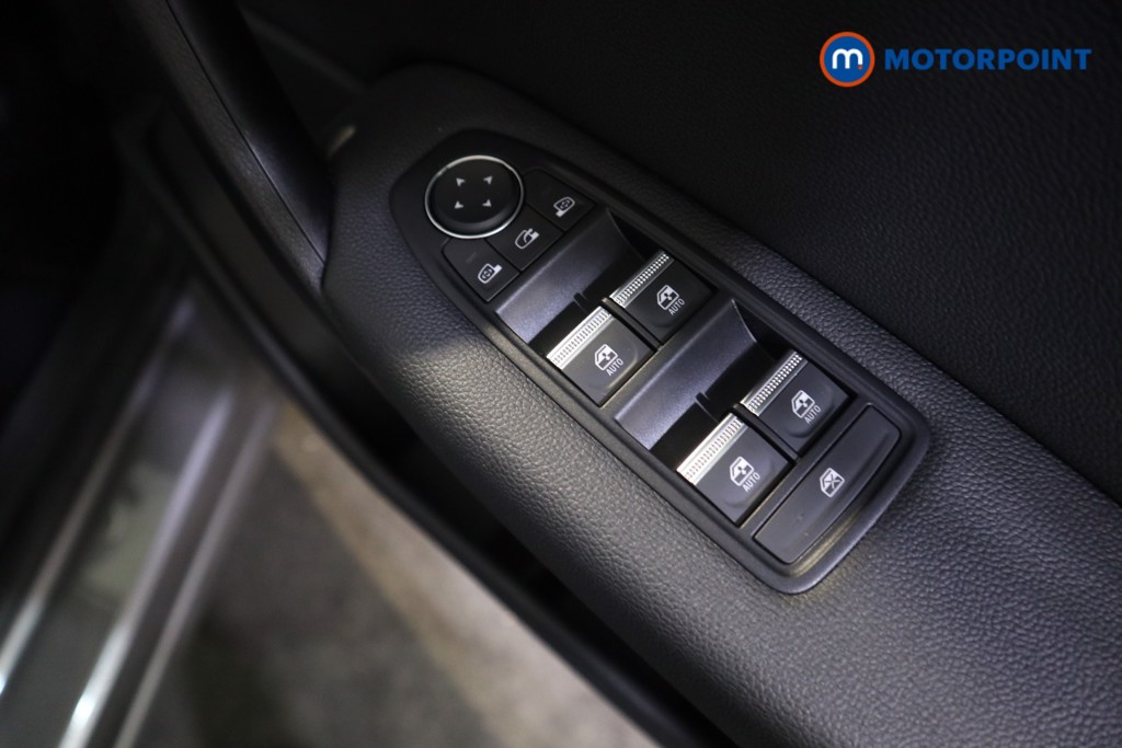 Renault Captur Techno Automatic Petrol Plug-In Hybrid SUV - Stock Number (1587698) - 12th supplementary image