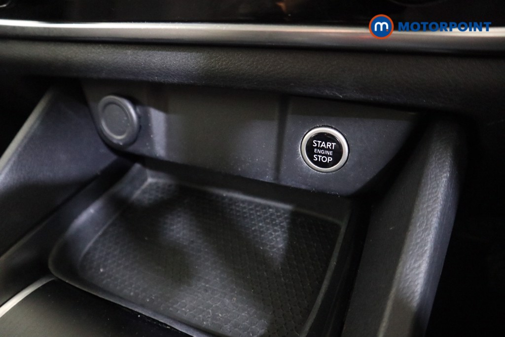 Nissan Qashqai Visia Manual Petrol SUV - Stock Number (1588298) - 8th supplementary image