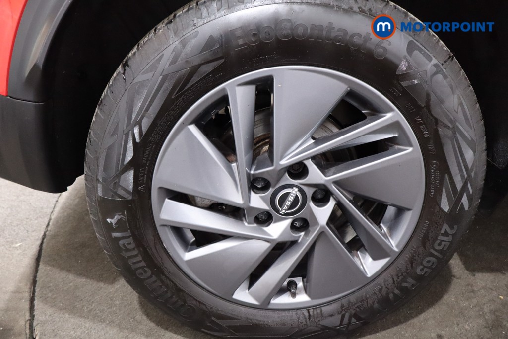 Nissan Qashqai Acenta Premium Automatic Petrol SUV - Stock Number (1590460) - 9th supplementary image