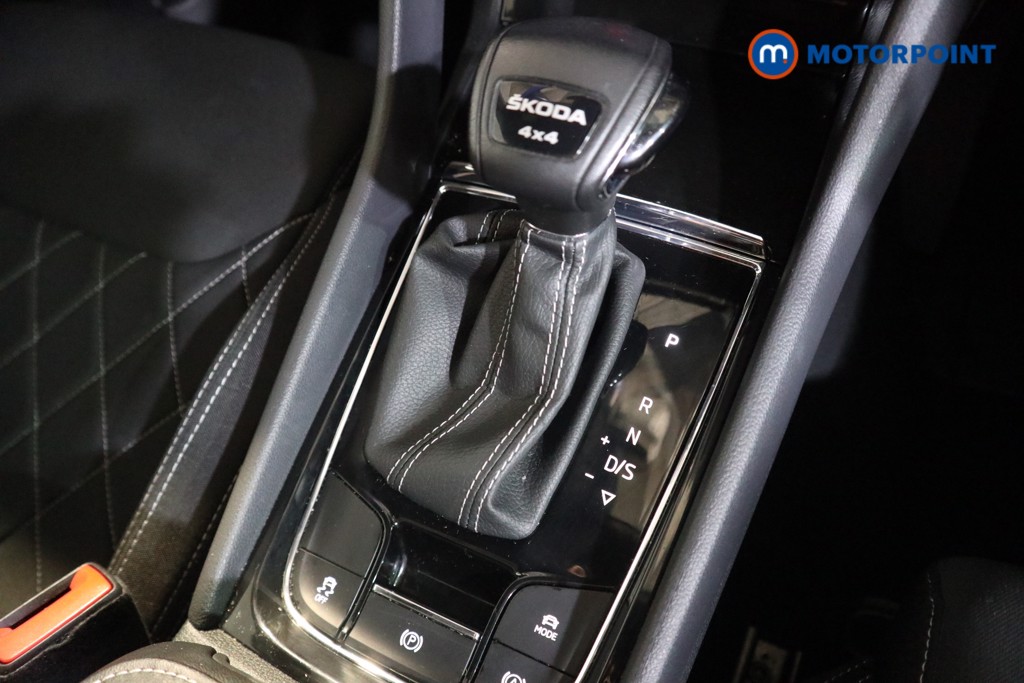 Skoda Karoq Sportline Automatic Diesel SUV - Stock Number (1590539) - 8th supplementary image