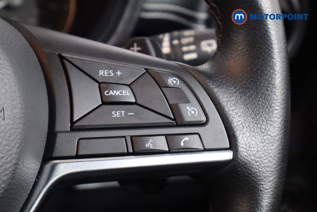 Nissan Juke N-Connecta Automatic Petrol SUV - Stock Number (1591141) - 8th supplementary image