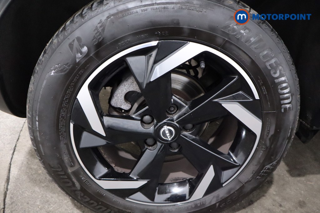 Nissan Juke N-Connecta Automatic Petrol SUV - Stock Number (1591141) - 9th supplementary image