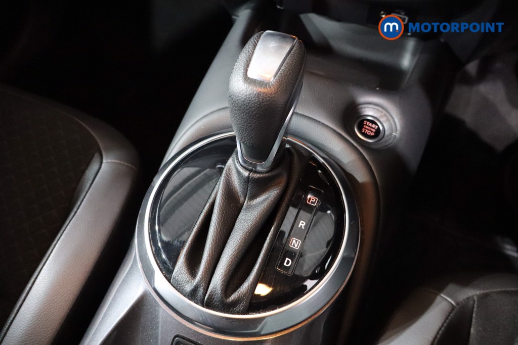Nissan Juke N-Connecta Automatic Petrol SUV - Stock Number (1591141) - 14th supplementary image
