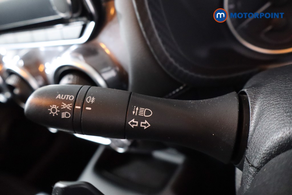 Nissan Juke N-Connecta Automatic Petrol SUV - Stock Number (1591141) - 19th supplementary image