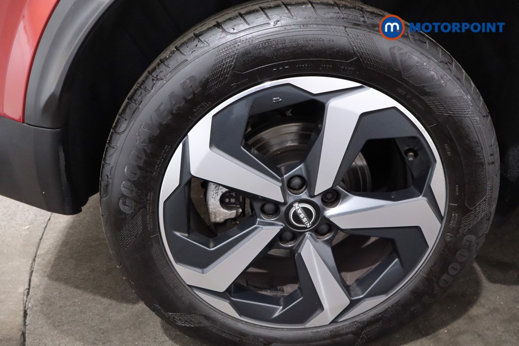 Nissan Qashqai N-Connecta Manual Petrol SUV - Stock Number (1591143) - 9th supplementary image
