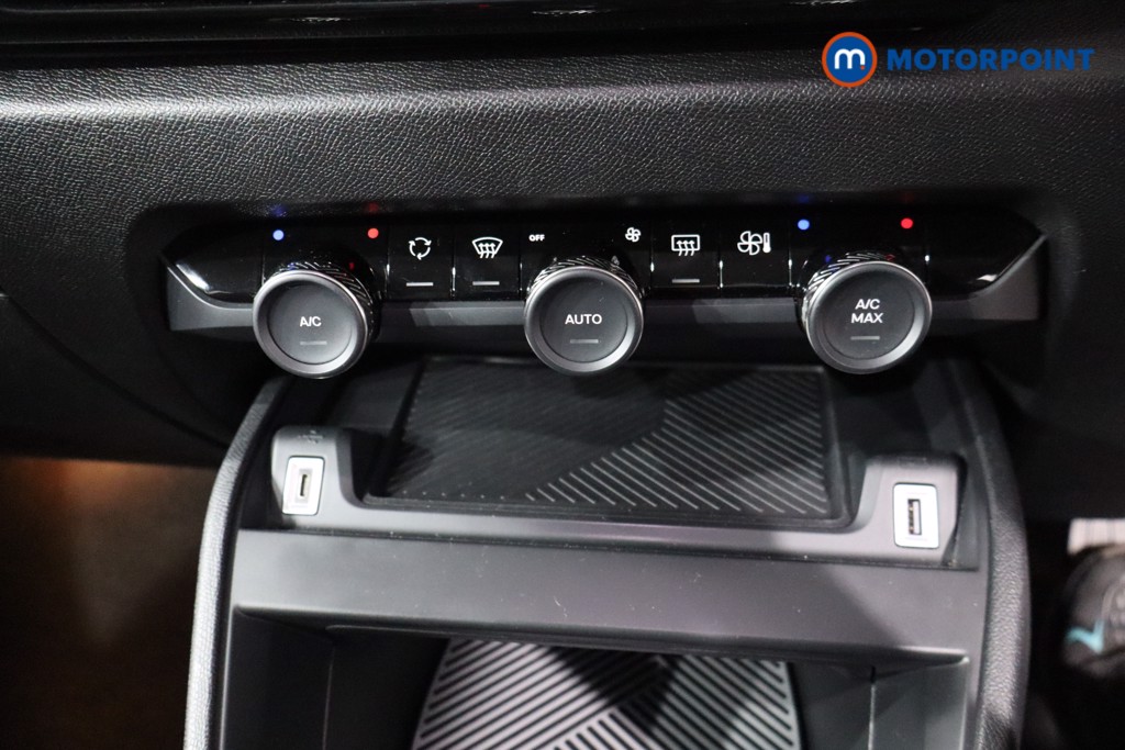 Citroen C4 X Shine Automatic Electric Saloon - Stock Number (1591752) - 17th supplementary image